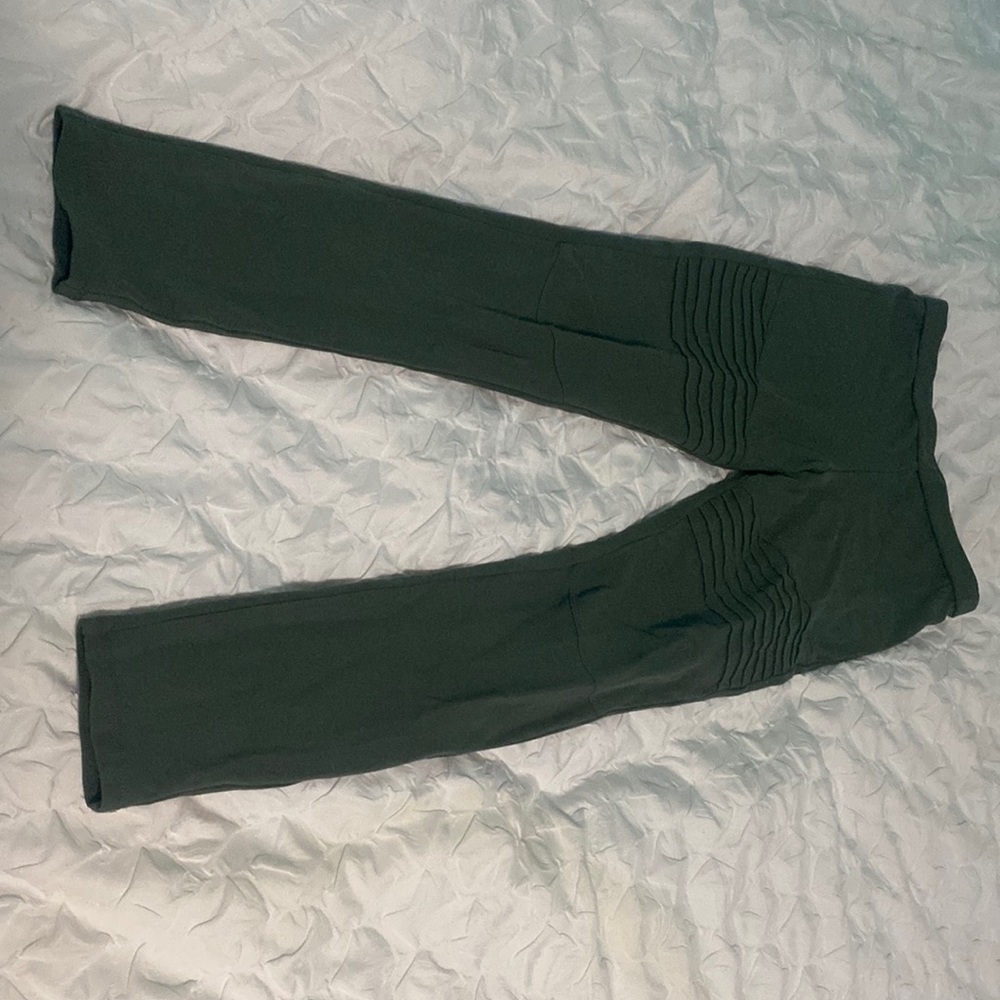 Green bottoms with cute design! Size 10/12